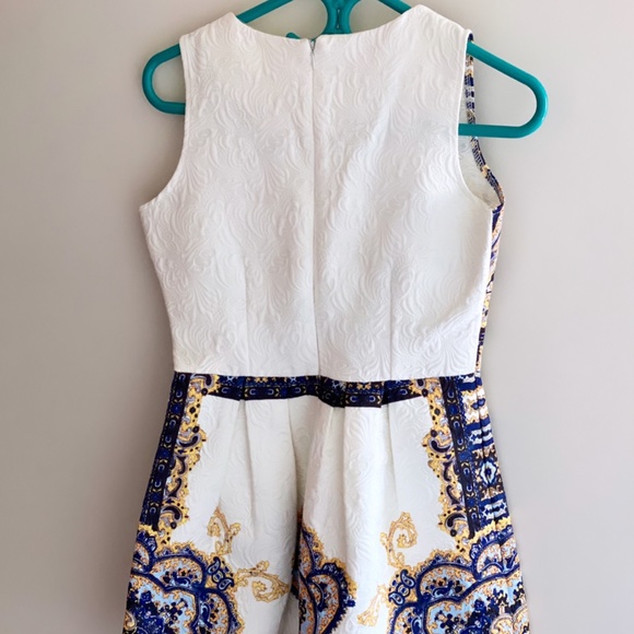 White and Blue Italian Floral Mini Dress - Picture 2 of 2